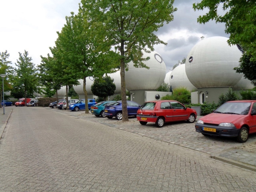Болвонинген: инопланетный квартал социального жилья в Нидерландах
